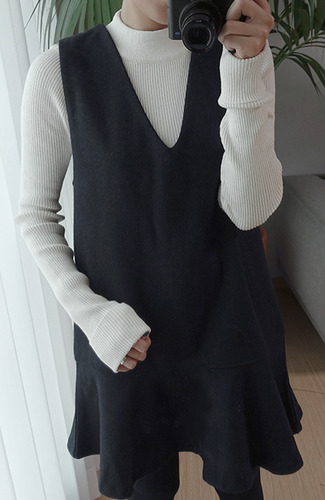Vネック裾フレアワンピース  (ウール40%)[size:XS~M / 2color]
